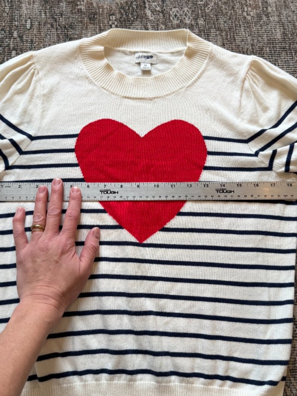 J. Crew Factory Puff-sleeve heart sweater • size medium • BL760 - Picture 4 of 11